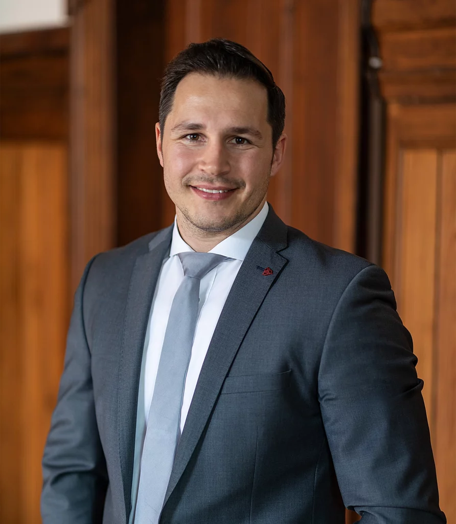 Lukas Zettl, Steuerberater und Wirtschaftsprüfer in München der Kanzlei UBBZ
