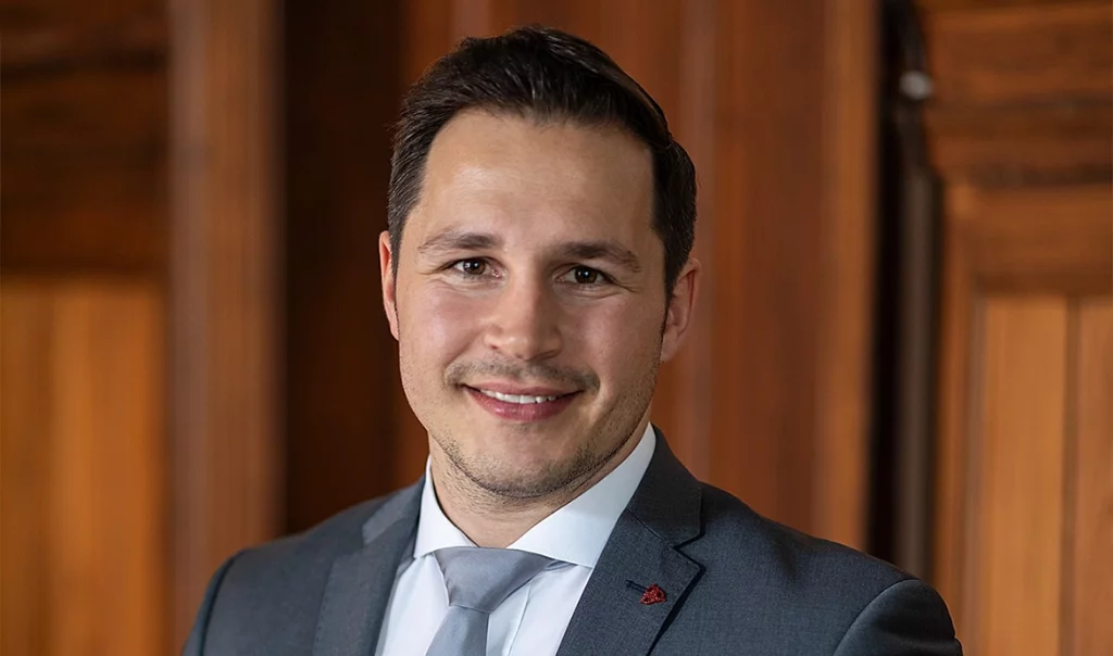 Lukas Zettl, Steuerberater und Wirtschaftsprüfer in München der Kanzlei UBBZ